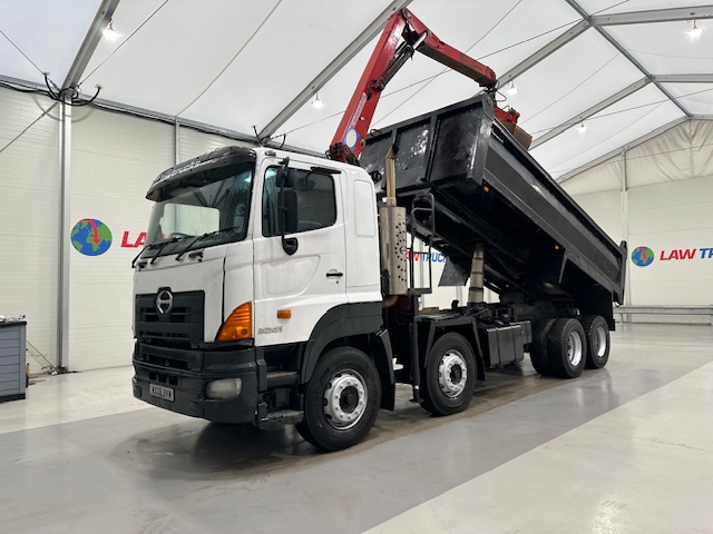 Hino 700 3241 8×4 Sleeper Cab Steel Tipper Grab
