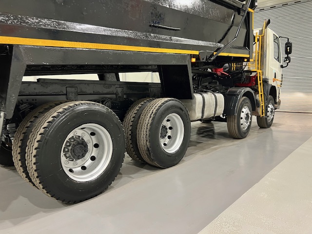 DAF CF85 360 8×4 Day Cab Steel Tipper Grab