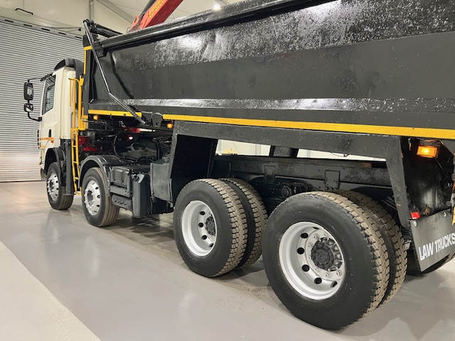 DAF CF85 360 8×4 Day Cab Steel Tipper Grab