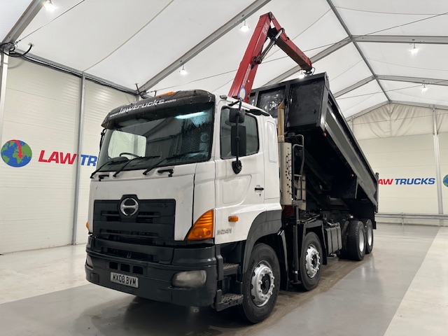 Hino 700 3241 8×4 Sleeper Cab Steel Tipper Grab
