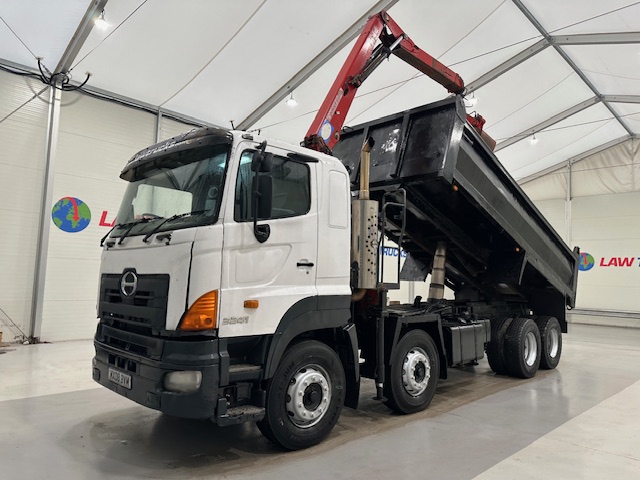 Hino 700 3241 8×4 Sleeper Cab Steel Tipper Grab