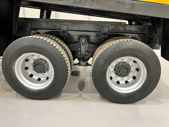 DAF CF85 360 8×4 Day Cab Steel Tipper Grab