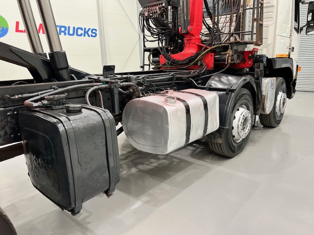 Volvo FM 400 8×4 Steel Tipper Grab Manual