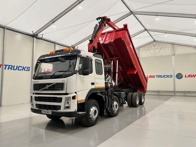 Volvo FM 400 8×4 Steel Tipper Grab Manual