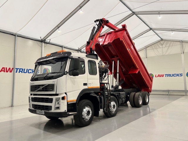Volvo FM 400 8×4 Steel Tipper Grab Manual