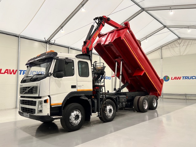Volvo FM 400 8×4 Steel Tipper Grab Manual