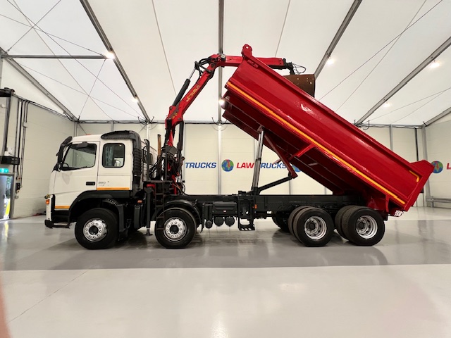Volvo FM 400 8×4 Steel Tipper Grab Manual