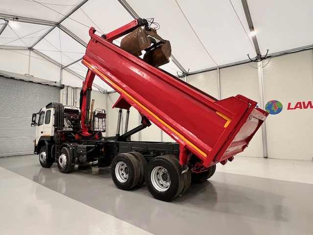 Volvo FM 400 8×4 Steel Tipper Grab Manual