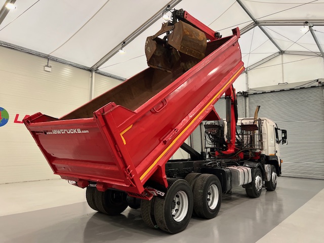 Volvo FM 400 8×4 Steel Tipper Grab Manual