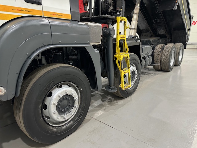 MAN TGS 35.360 8×4 Day Cab Steel Tipper Grab