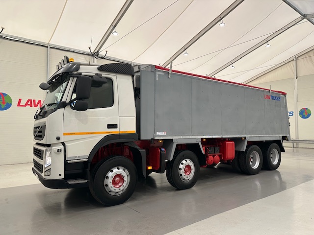 Volvo FM 380 8×4 Day Cab Tipper