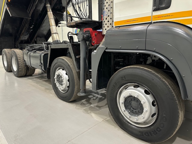 MAN TGS 35.360 8×4 Day Cab Steel Tipper Grab