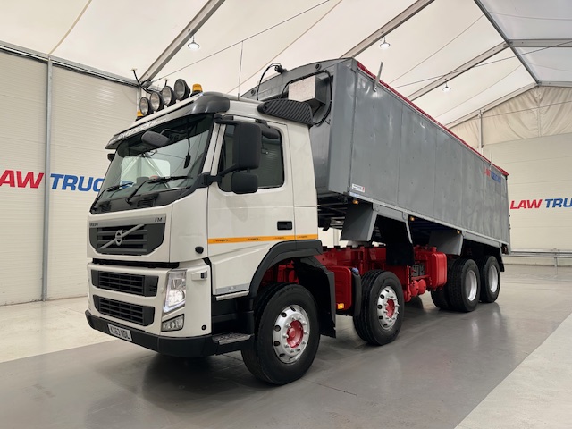 Volvo FM 380 8×4 Day Cab Tipper