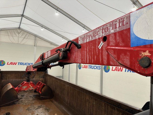 Hino 700 3241 8×4 Sleeper Cab Steel Tipper Grab