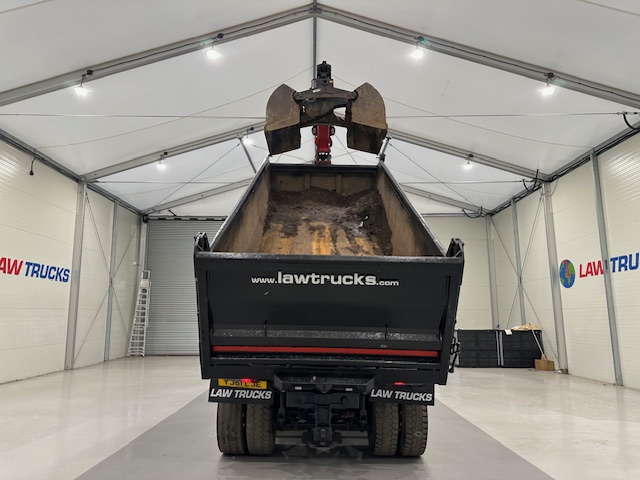 MAN TGS 35.360 8×4 Day Cab Steel Tipper Grab
