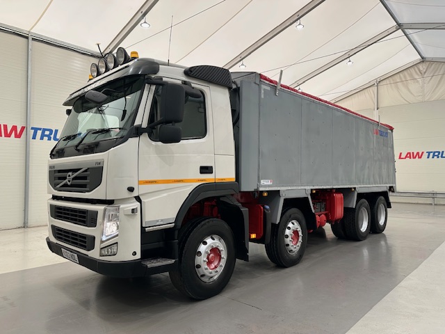 Volvo FM 380 8×4 Day Cab Tipper