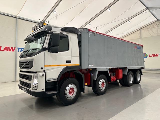 Volvo FM 380 8×4 Day Cab Tipper
