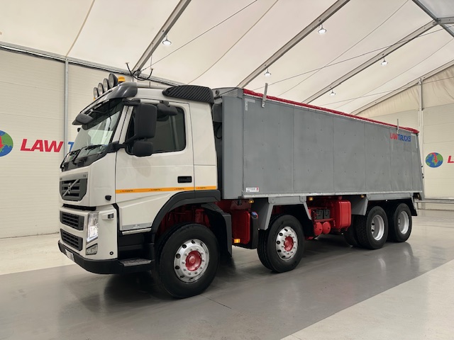 Volvo FM 380 8×4 Day Cab Tipper