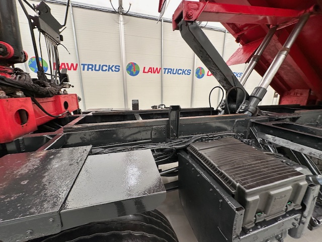 DAF CF85 410 8×4 Day Cab Steel Tipper Grab