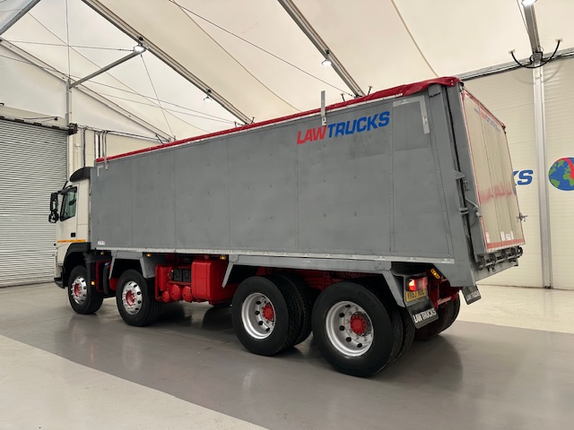 Volvo FM 380 8×4 Day Cab Tipper