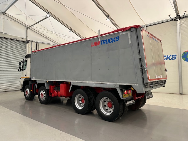 Volvo FM 380 8×4 Day Cab Tipper