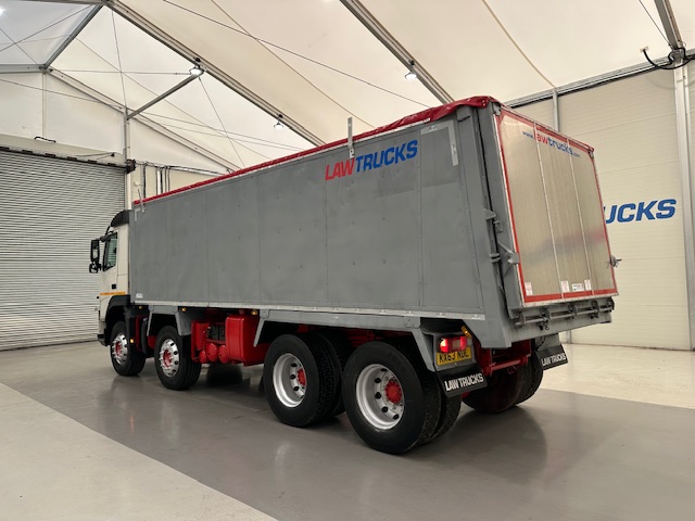 Volvo FM 380 8×4 Day Cab Tipper