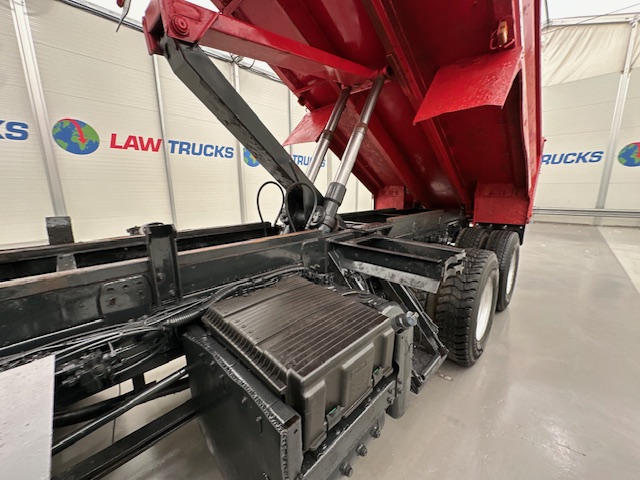 DAF CF85 410 8×4 Day Cab Steel Tipper Grab