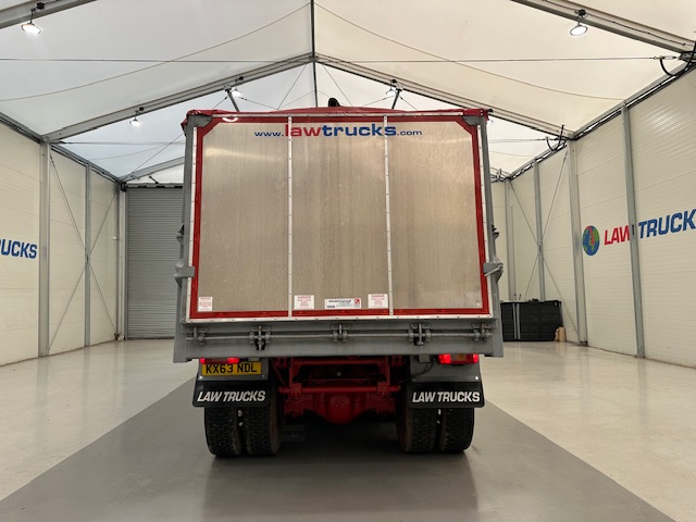 Volvo FM 380 8×4 Day Cab Tipper
