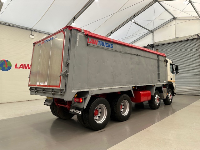 Volvo FM 380 8×4 Day Cab Tipper