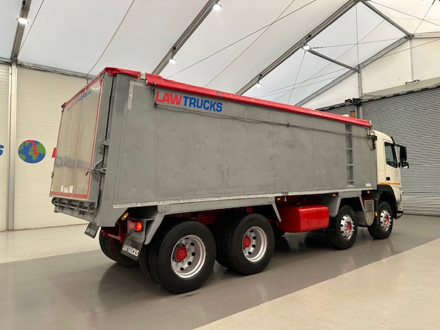 Volvo FM 380 8×4 Day Cab Tipper