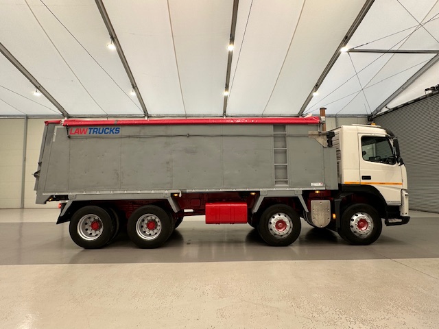 Volvo FM 380 8×4 Day Cab Tipper