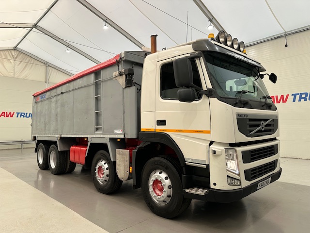 Volvo FM 380 8×4 Day Cab Tipper