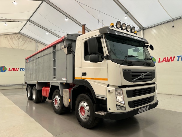 Volvo FM 380 8×4 Day Cab Tipper