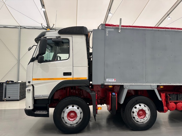 Volvo FM 380 8×4 Day Cab Tipper