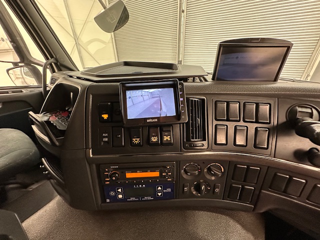 Volvo FM 380 8×4 Day Cab Tipper