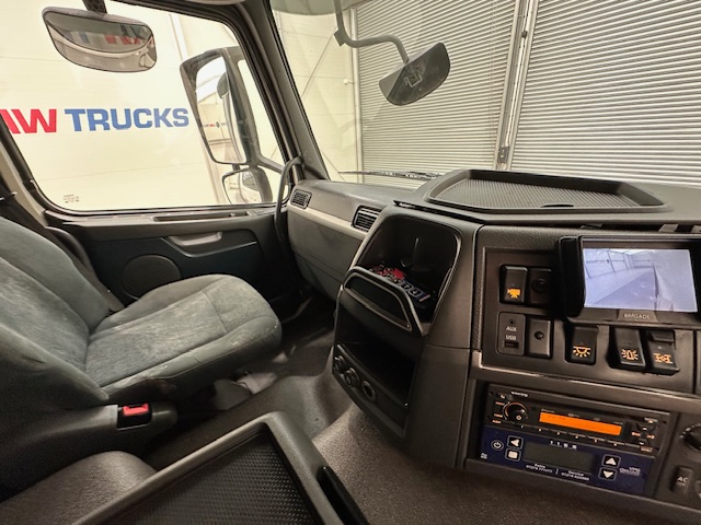 Volvo FM 380 8×4 Day Cab Tipper