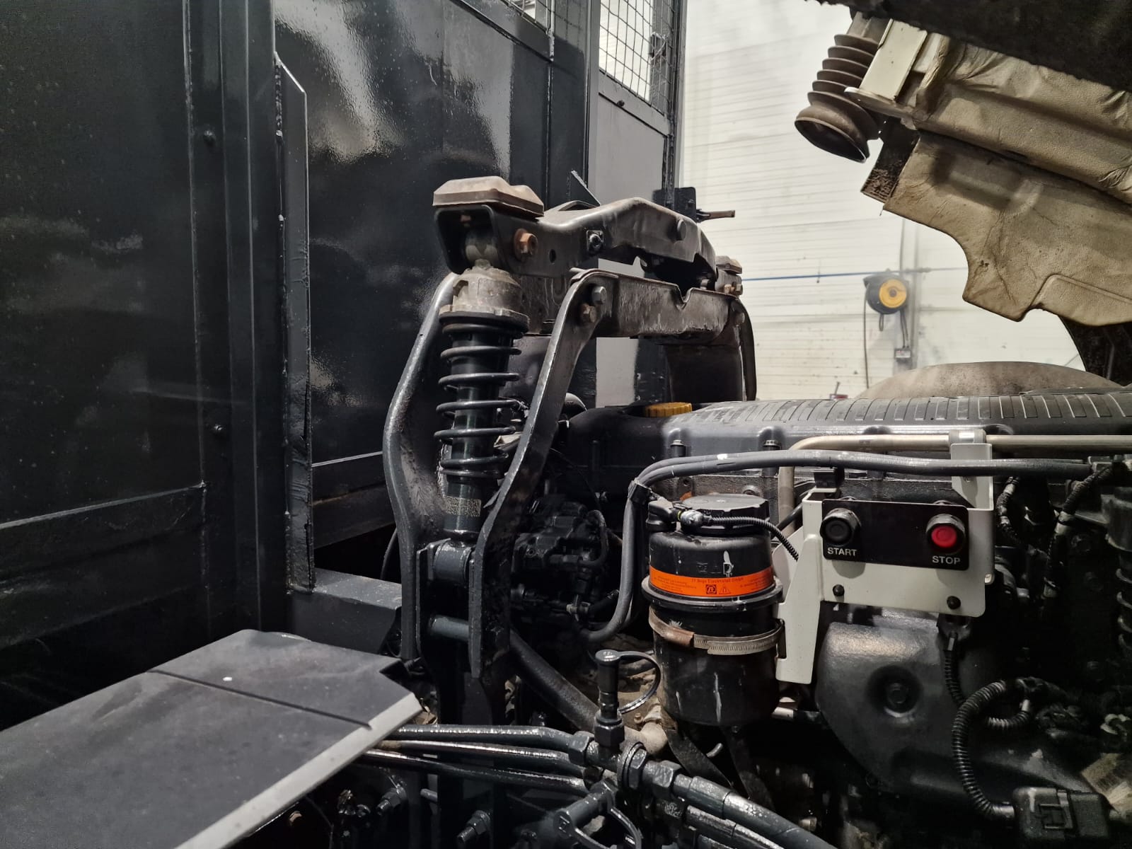 Iveco Stralis 310 Euro 6 6×2 Dropside Brick Grab