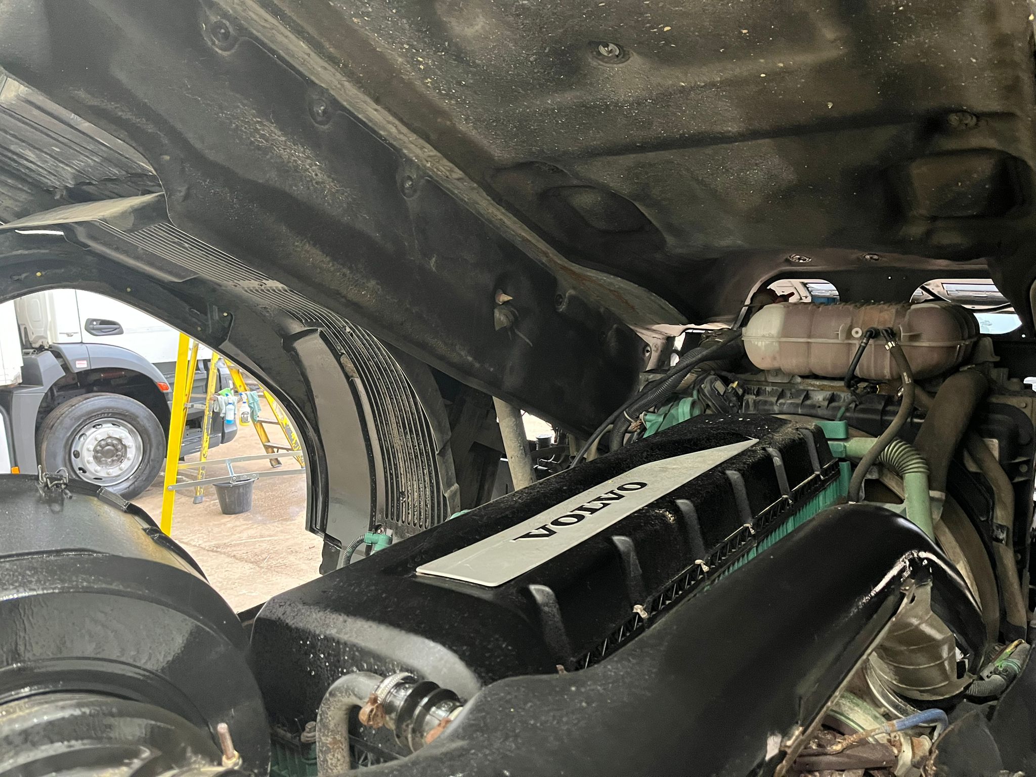 Volvo FH 500 6×2 Midlift Tractor Unit