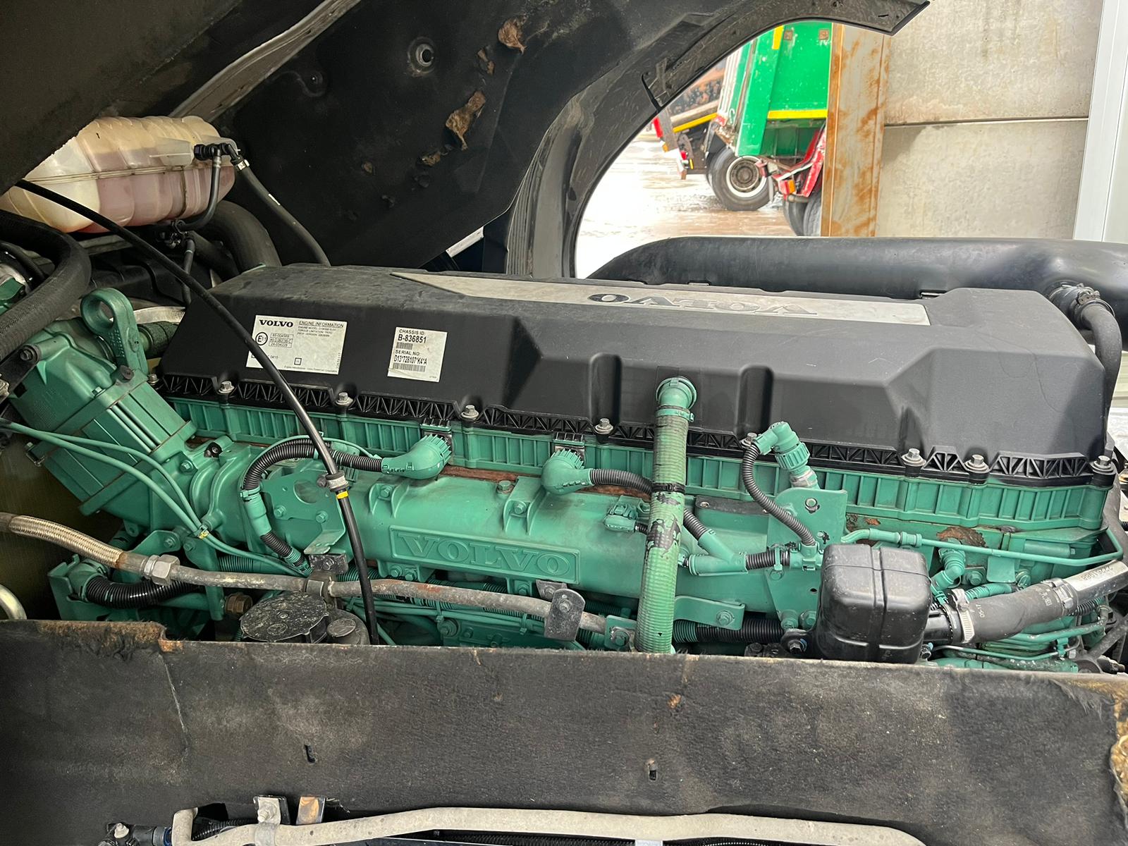 Volvo FH 500 6×2 Midlift Tractor Unit