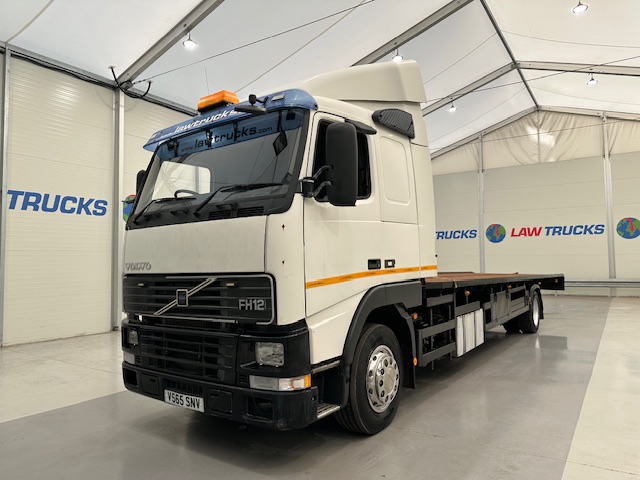 Volvo FH12 420 4×2 Caravan Transporter