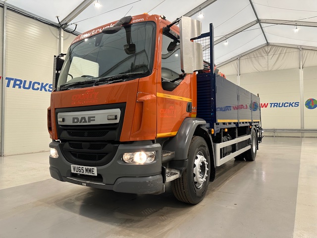 DAF LF 220 Day Cab Dropside Brick Grab