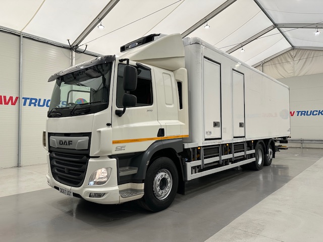 DAF CF 370 6×2 Sleeper Cab Fridge Box