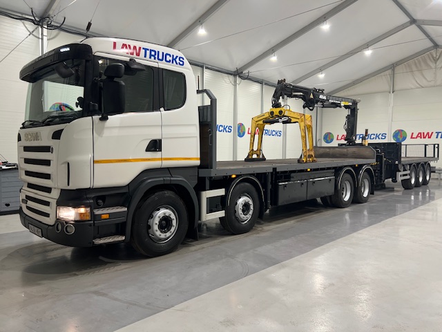 Scania R420 8×2 Rear Lift Brick Grab Drawbar
