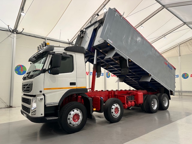 Volvo FM 380 8×4 Day Cab Tipper