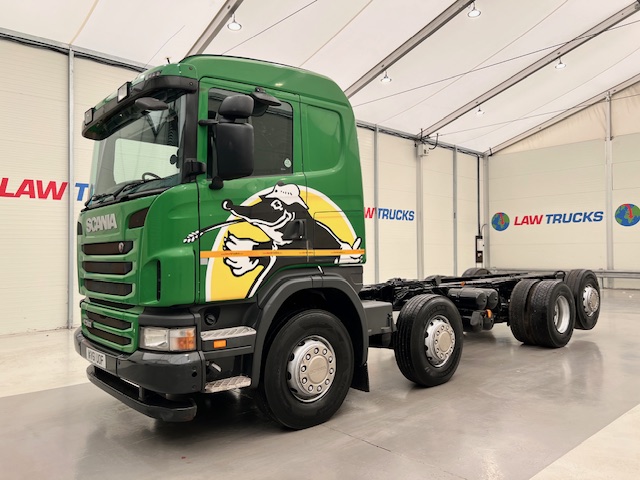 Scania G360 8×2 Sleeper Chassis Cab