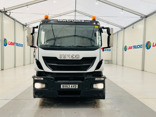 Iveco Stralis 310 6×2 Dropside Brick Grab