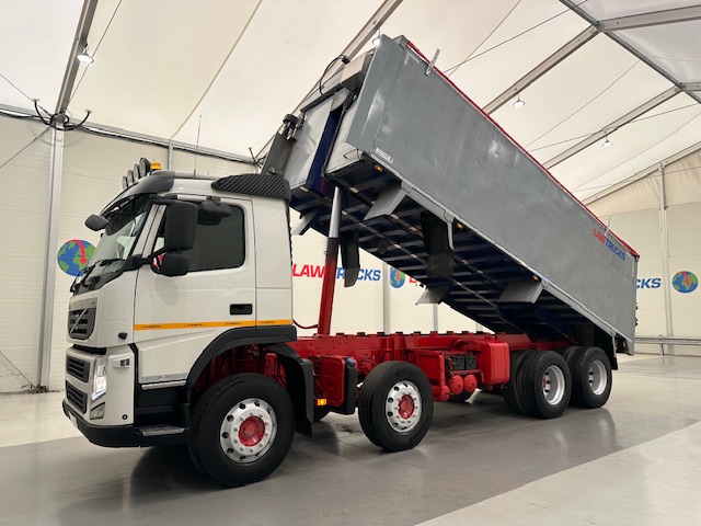 Volvo FM 380 8×4 Day Cab Tipper