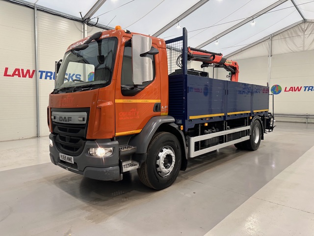 DAF LF 220 Day Cab Dropside Brick Grab