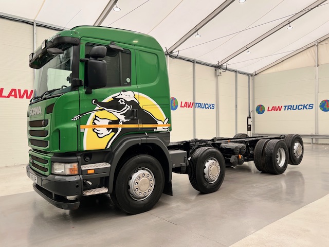 Scania G360 8×2 Sleeper Chassis Cab