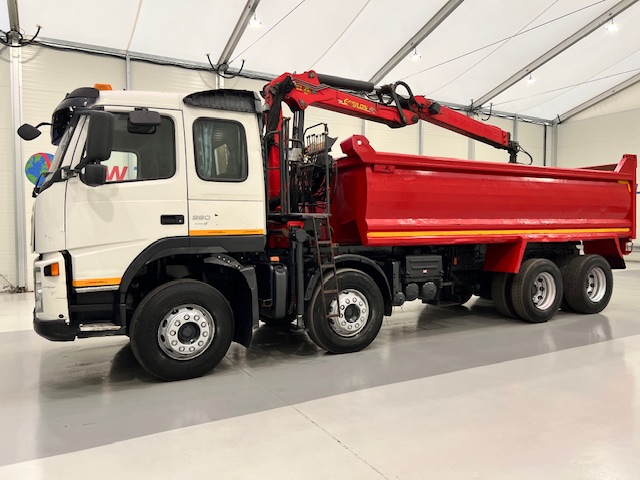 Volvo FM 400 8×4 Steel Tipper Grab Manual